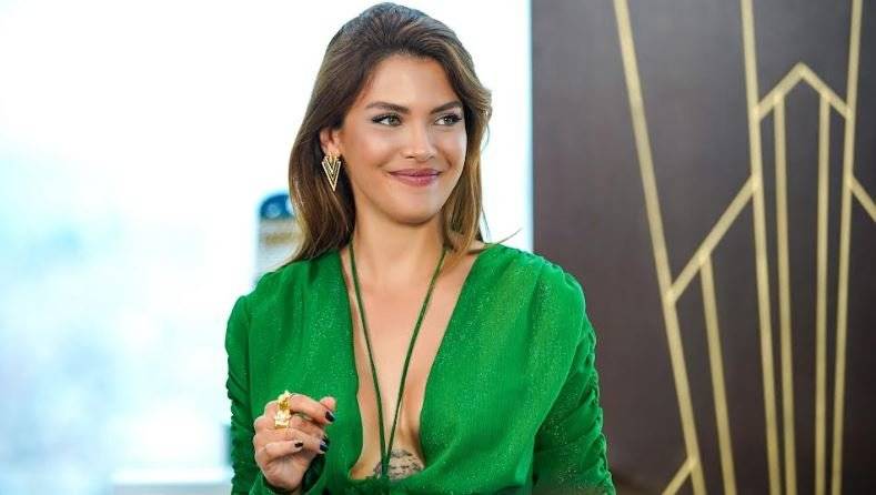 Yasak Elma dizisinin kadın oyuncularının giyim stilleri reytingi bile etkiliyor 7