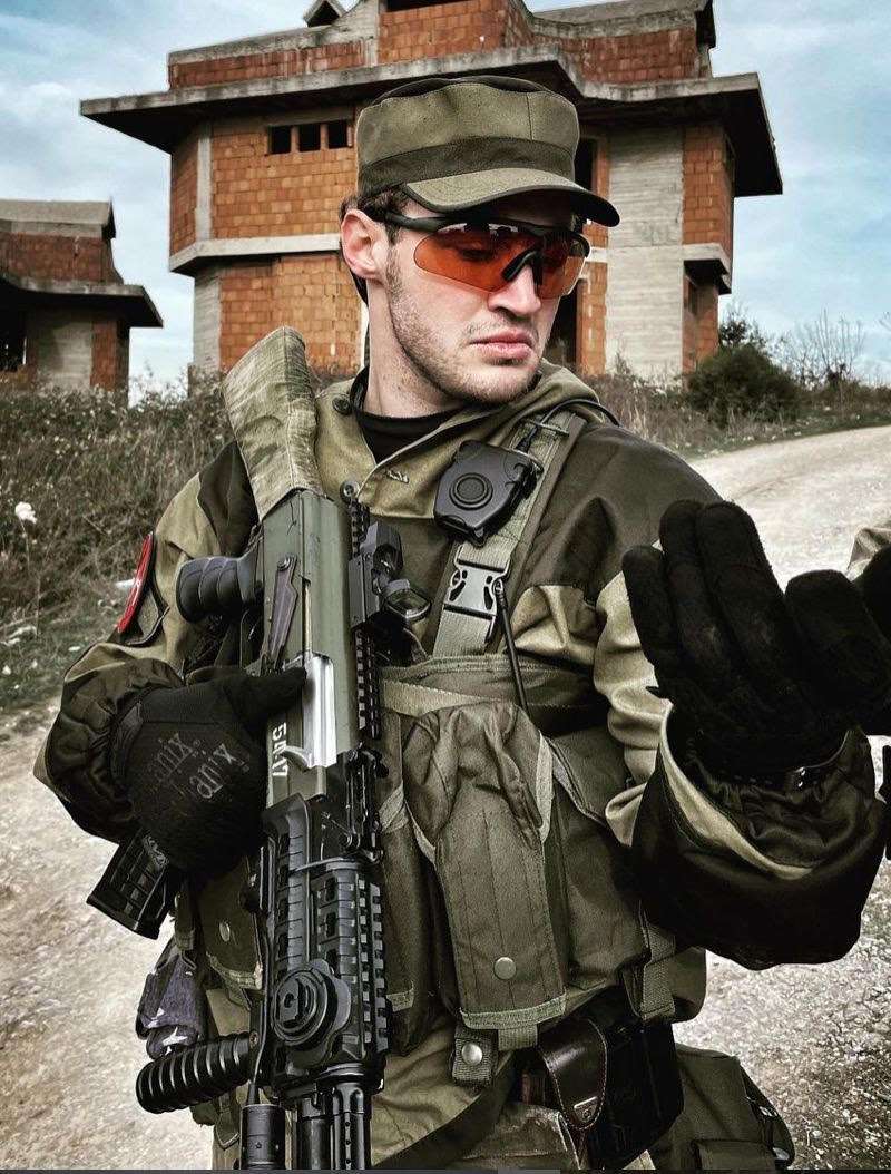 Yargı dizisinin Katip Rıdvan'ına bakın siz! İşte Yiğit Kalkavan'ın ilginç hobisi... 8