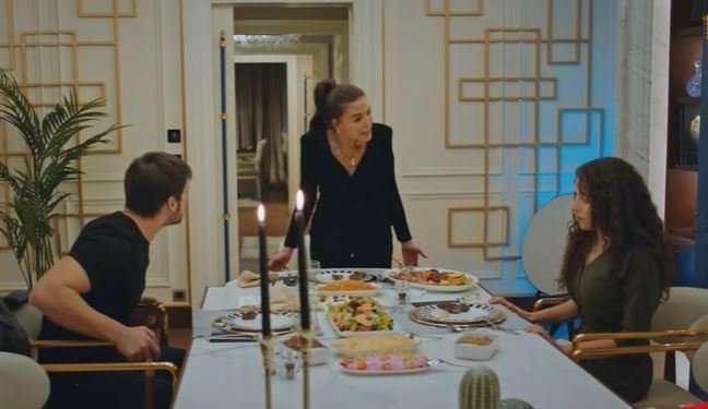 Alp Navruz, Dilara Aksüyek ve Bihter Dinçel bir harika! Yürek Çıkmazı'nı izleyen kendi hayatını görüyor! 7