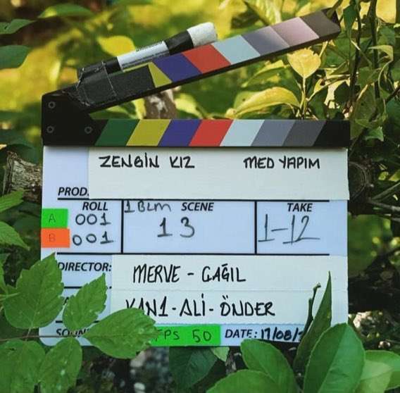 Fox TV'nin Zengin Kız dizisi için okuma provaları bitti, bir detay dikkatlerden kaçmadı! 9