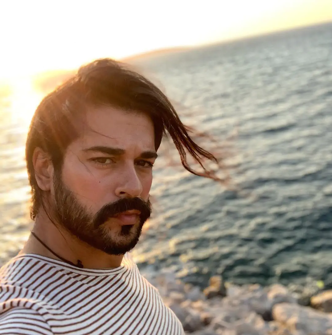 Burak Özçivit, Görkem Sevindik ile Doğa Rutkay'ın tatil mutluluğu! 9