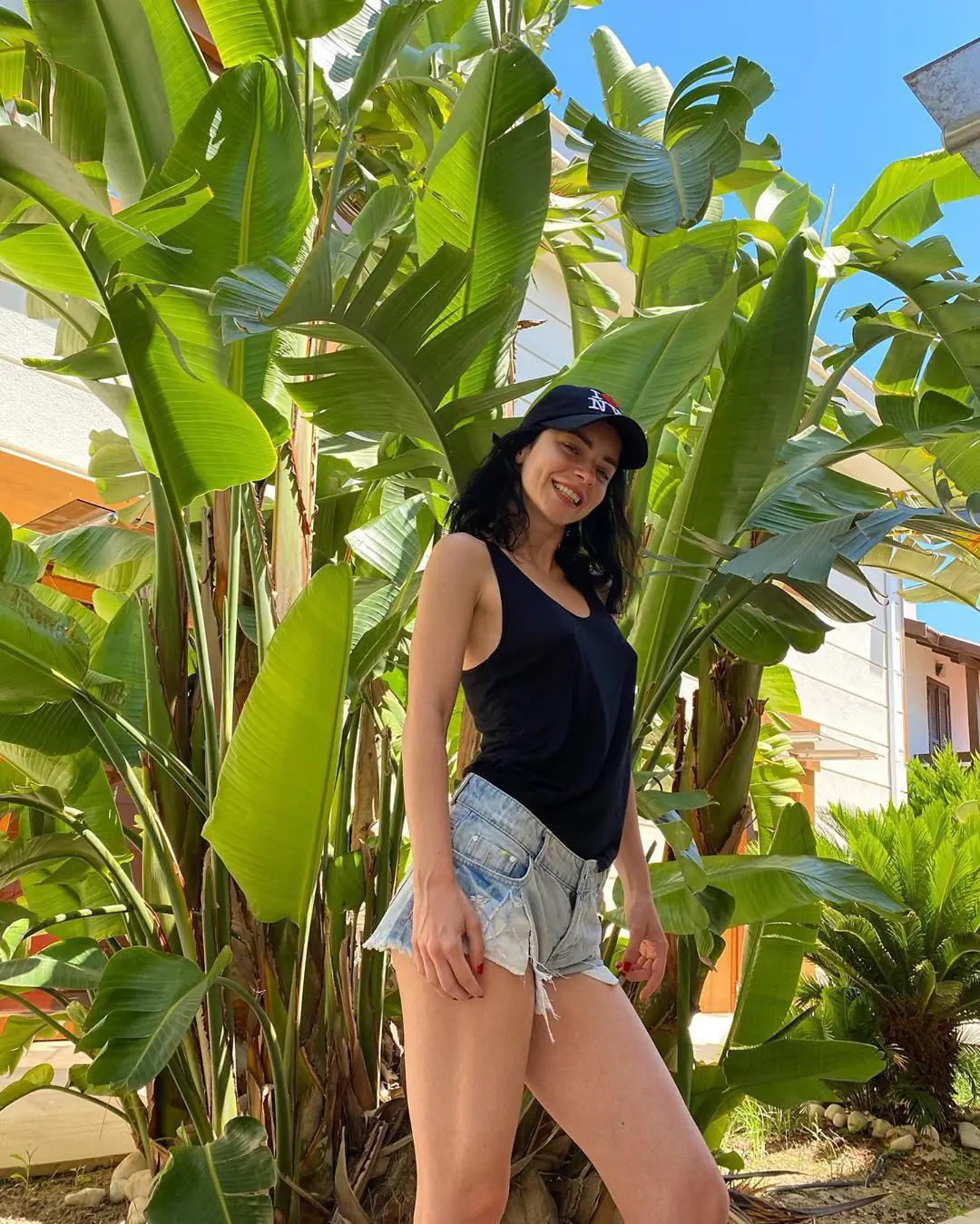 Merve Boluğur'un bikinili pozları hayranlarının aklını başından aldı! 8