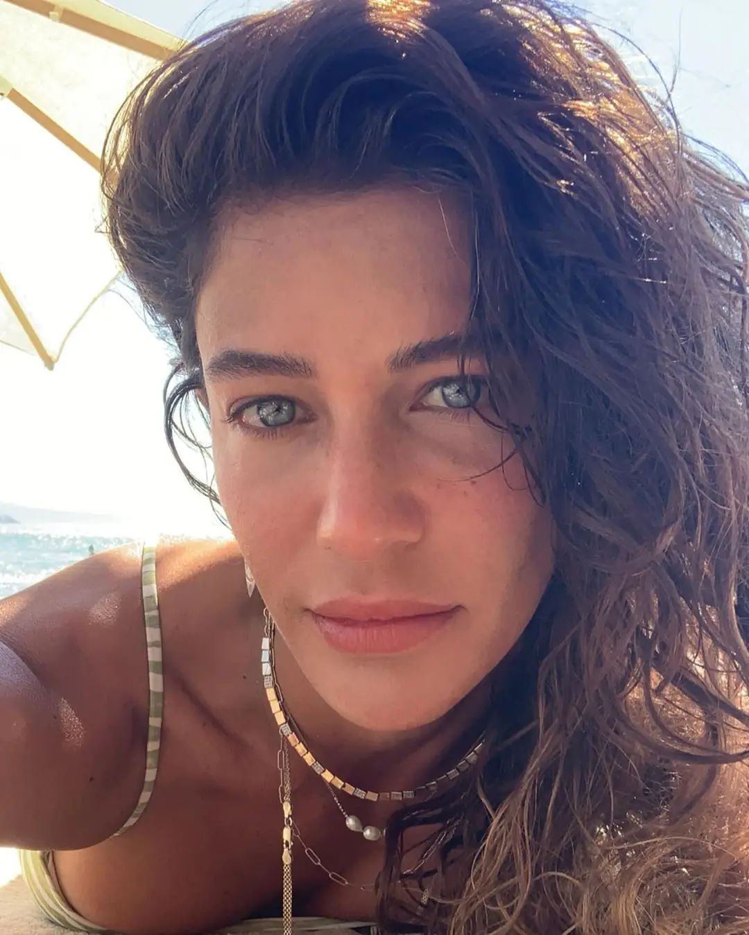 Aybüke Pusat ve Berrak Tüzünataç seksiliğini sergiledi! 9 Aybüke Pusat ve Berrak Tüzünataç seksiliğini sergiledi! 9