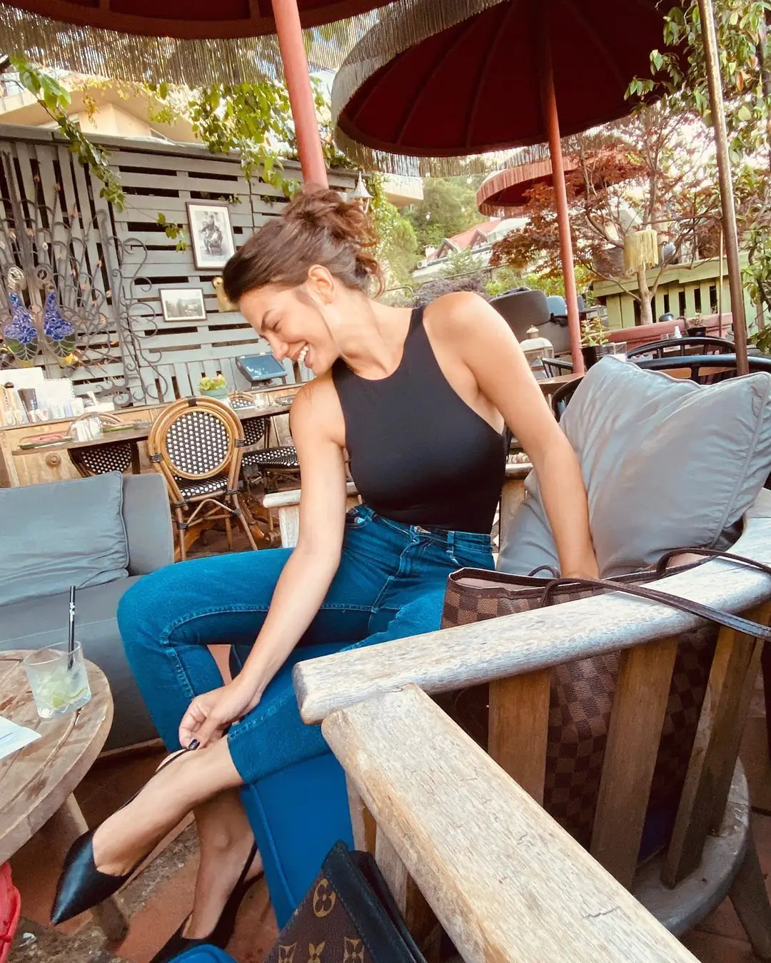 Demet Özdemir, Hande Erçel, Özge Gürel ve Eslem Akar'ın ortak bir noktası var! 10