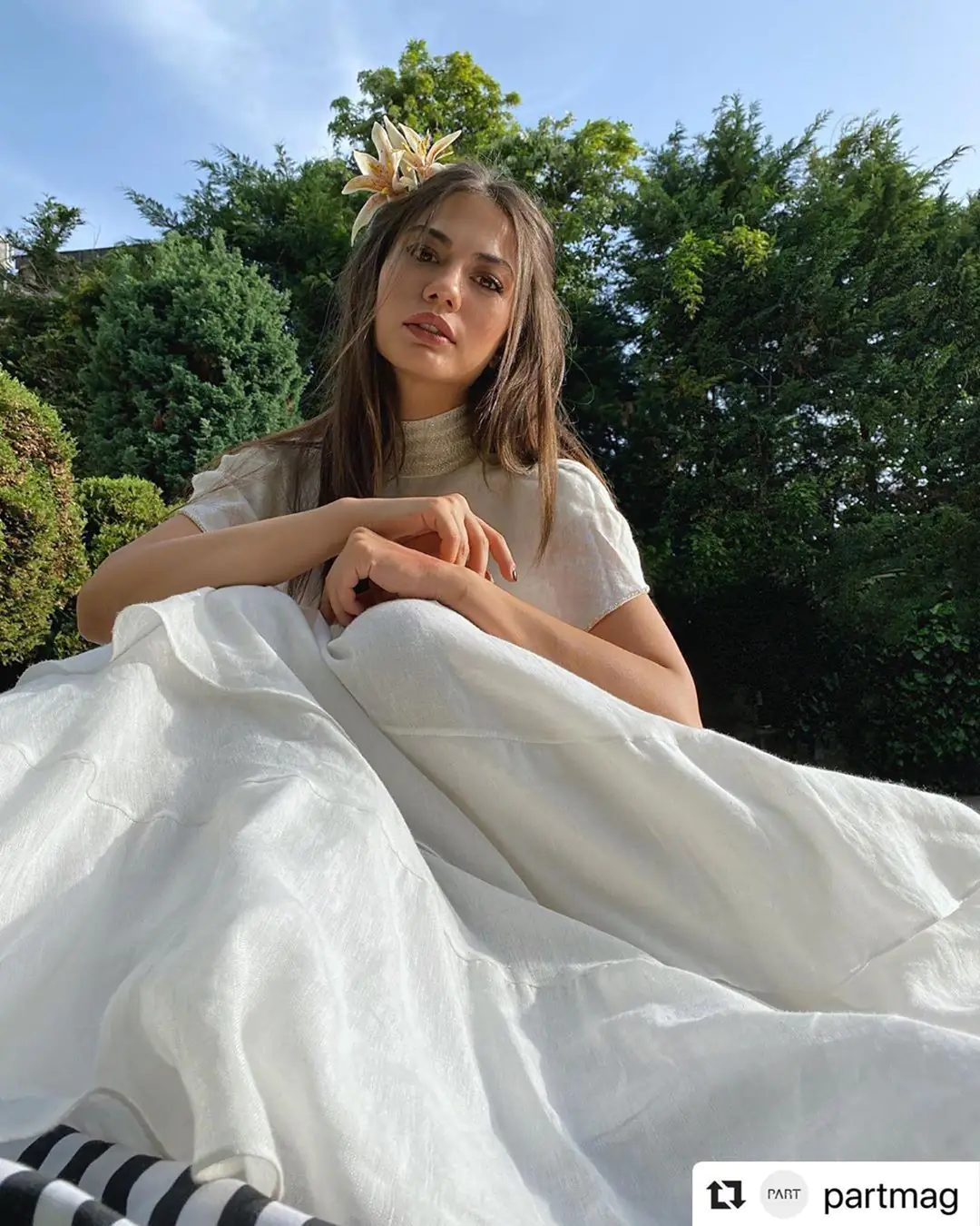 Demet Özdemir'in bu pozuna, hayranları resmen düştü! 7