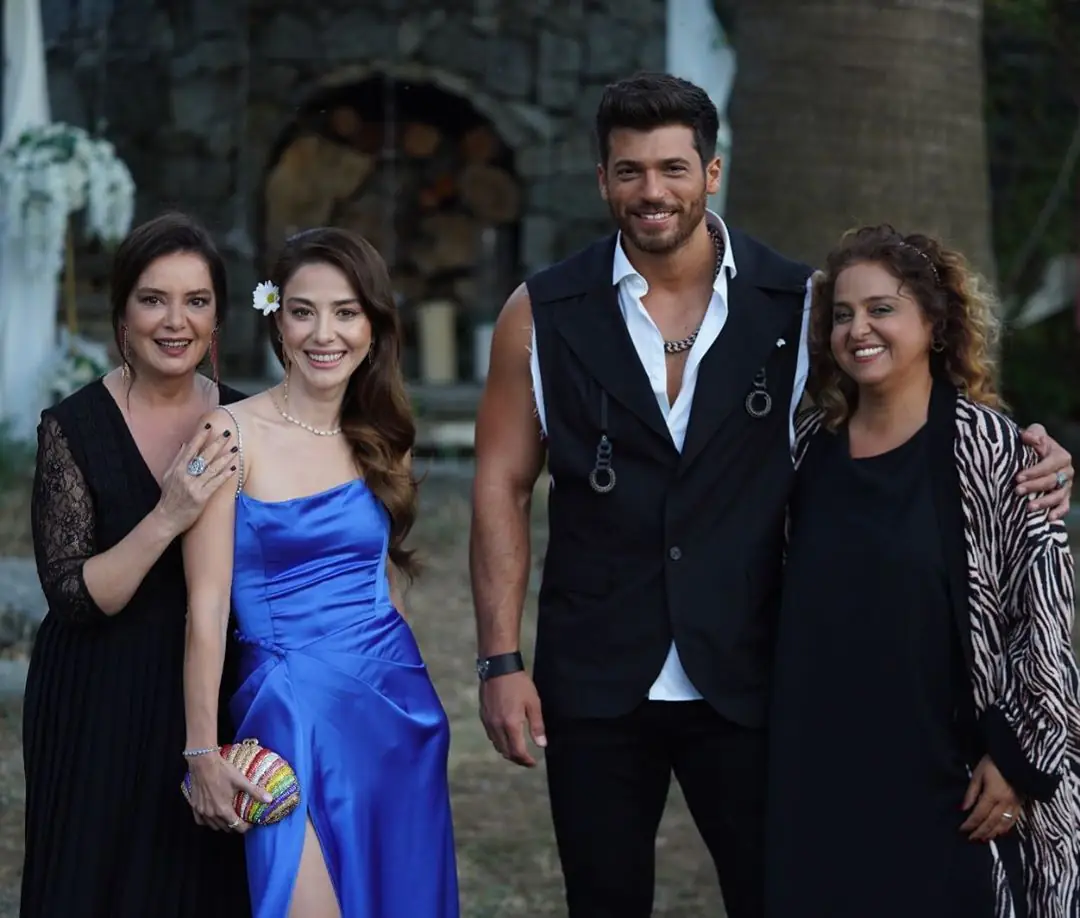 Can Yaman öyle güzel bir şey yaptı ki, Bay Yanlış'a çok yakıştı! 8