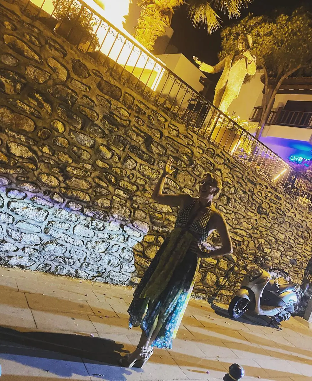Gülse Birsel'den Zeki Müren paylaşımı! Öykü Gürman ve Beyza Şekerci'nin tatil keyfi! 9
