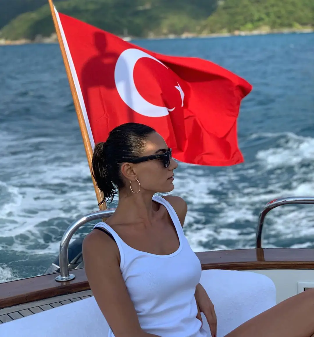 Hande Subaşı, Birce Akalay ve Hande Soral'ın tatil rahatlığı! Afra Saraçoğlu'nun seksi pozu! 10 Hande Subaşı, Birce Akalay ve Hande Soral'ın tatil rahatlığı! Afra Saraçoğlu'nun seksi pozu! 10