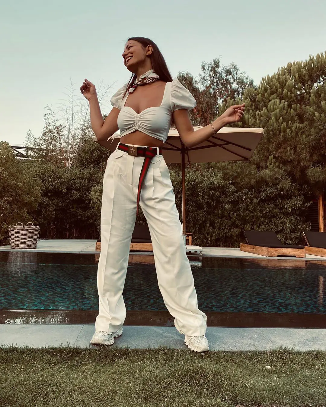 Siz misiniz kilolu diyen! Demet Özdemir her paylaşımında kilolu diyenleri utandırıyor! 7