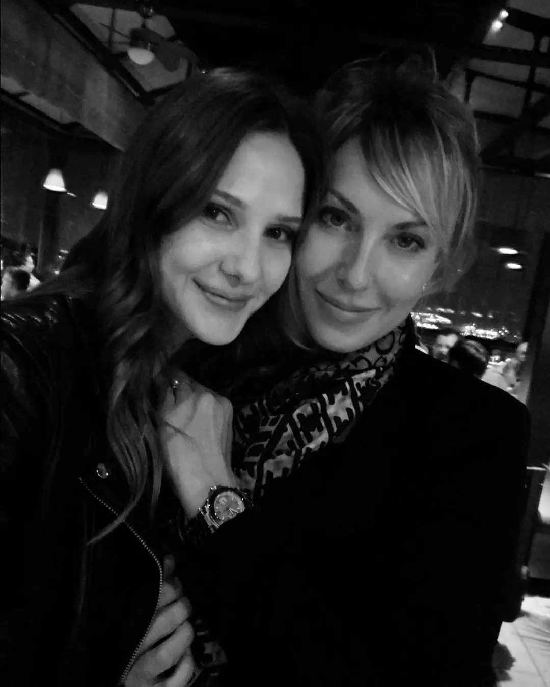 Alina Boz, annesi Olga Boz ile verdiği poza ne yazdı? 7 Alina Boz, annesi Olga Boz ile verdiği poza ne yazdı? 7