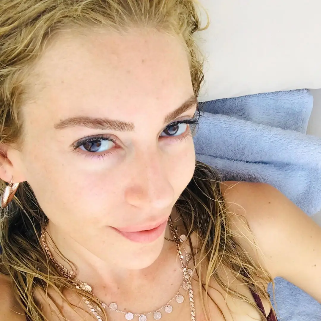 Sinem Kobal ve Demet Özdemir doğallık saçtı! Merve Boluğur espri yaptı! 9