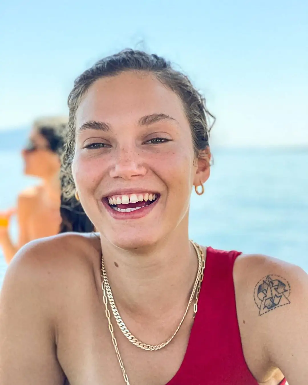 Bu ne tatlılık! Melisa Şenolsun, Ezgi Eyüboğlu, Pelin Akil, Yağmur Tanrısevsin nasıl da güzel gülüyor! 11
