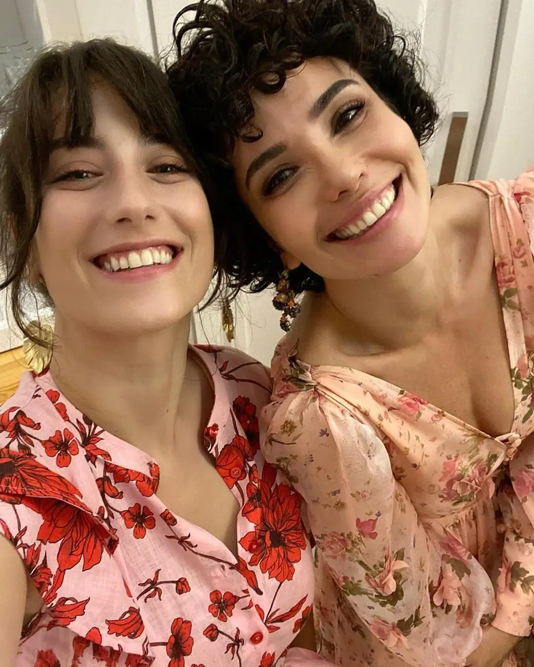 Songül Öden ve Hazal Kaya çiçek açtı! Fahriye Evcen ve Özge Özpirinçci kalp çaldı! 8