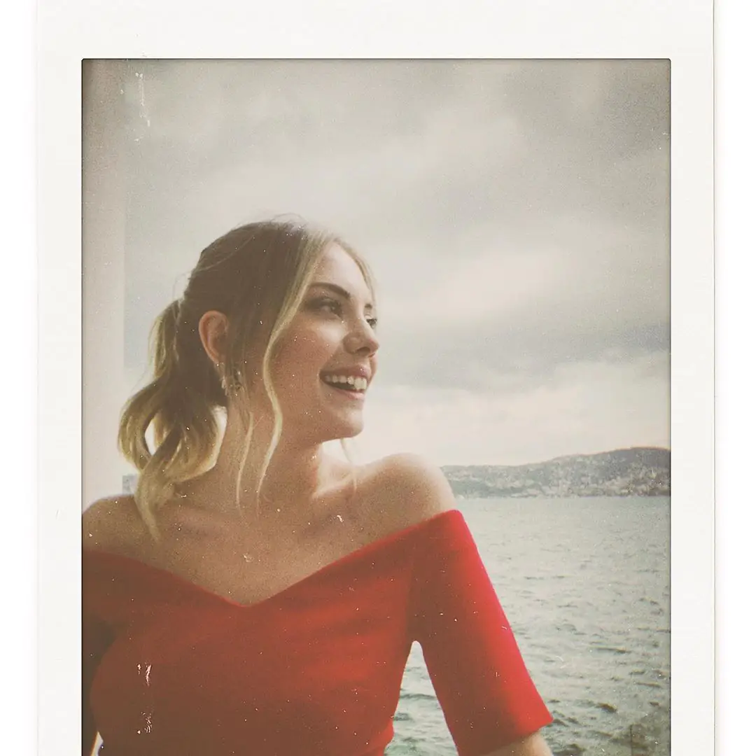 Aleyna Solaker'den bomba bikinili poz! Demet Özdemir ve Eda Ece yine çok şık! 9