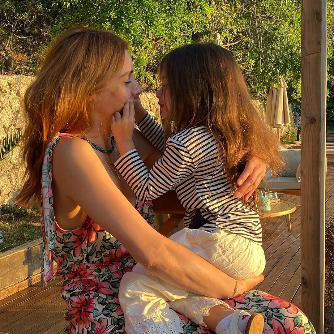 Nur Fettahoğlu, Özge Özpirinçci'nin kalpten sevgisi, Miray Daner'in yaz güzelliği 9