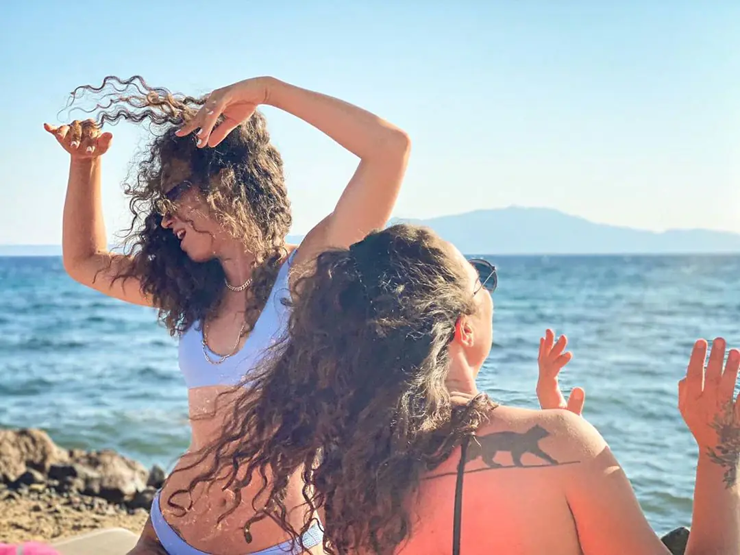 Melisa Şenolsun cool, Serenay Sarıkaya ciddi, Nilperi Şahinkaya afili! 10