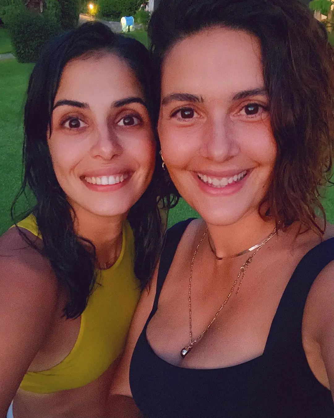 Herkese lazım dost! Beyza Şekerci, Bergüzar Korel'i yere göğe sığdıramadı.. 7 Herkese lazım dost! Beyza Şekerci, Bergüzar Korel'i yere göğe sığdıramadı.. 7