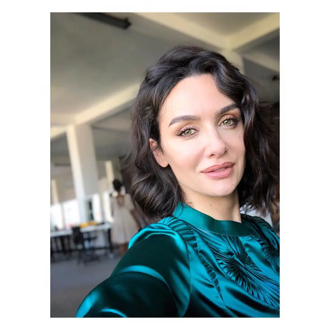 Birce Akalay ve Hatice Şendil beğenileri kaptı! Aslı Bekiroğlu ise aşkını yüceletti! 1
