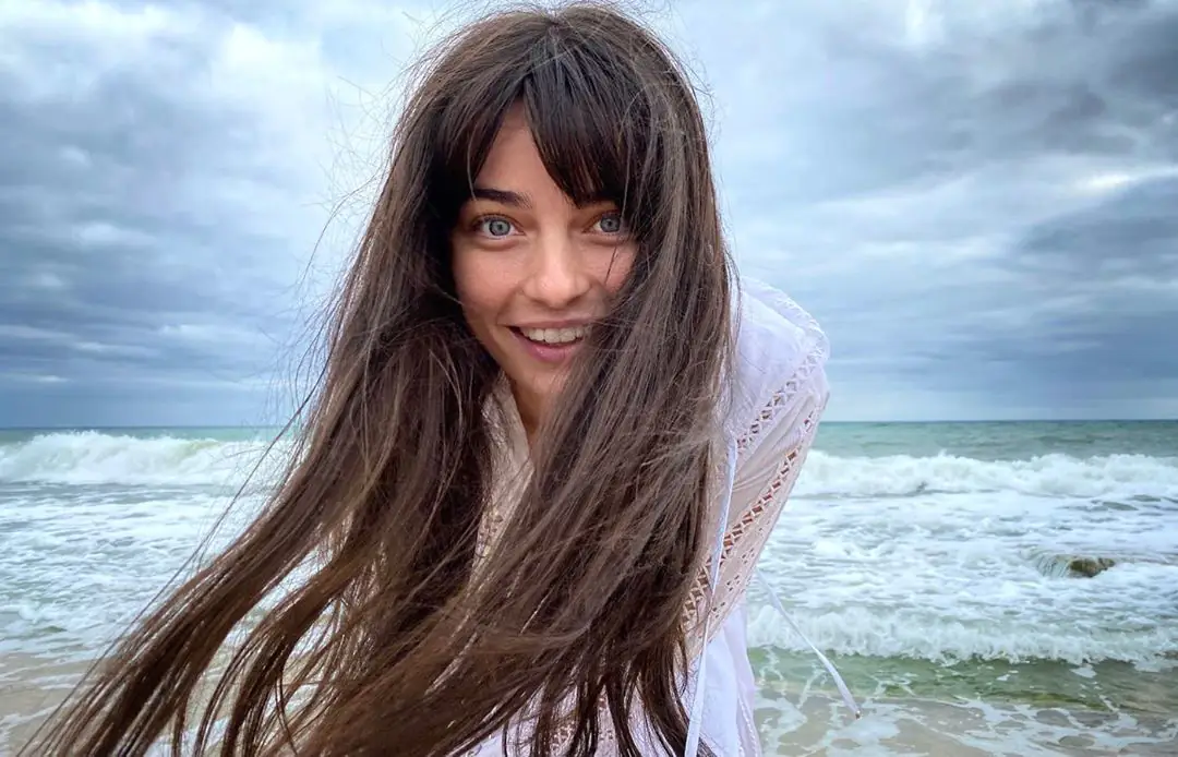 Ayça Ayşin Turan'ın yeni imajı hayranlarından beğeni topluyor! 7