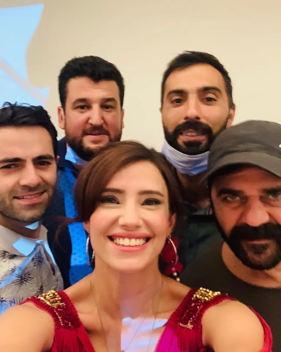 Nehir Erdoğan hem Benim Adım Melek için şifre verdi hem sevgi dağıttı! 7