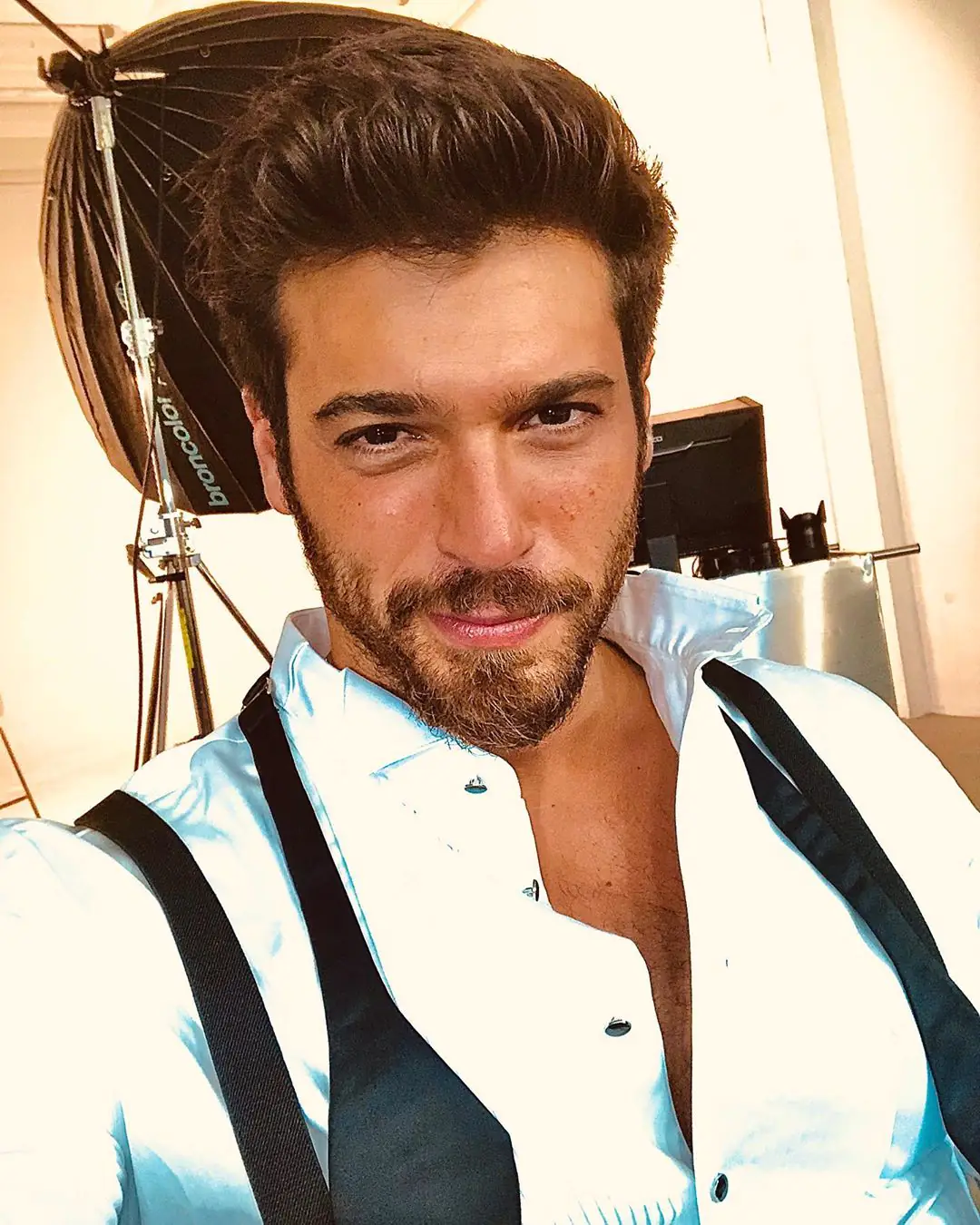 Bay Yanlış'ın Özgür'ü Can Yaman'a tatil yok! Setten sete koşuyor! 7