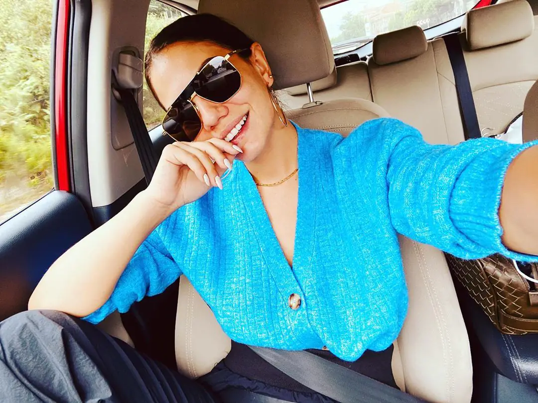 Demet Özdemir en çok sevdiğini söyledi, yorum üstüne yorum yağdı 7