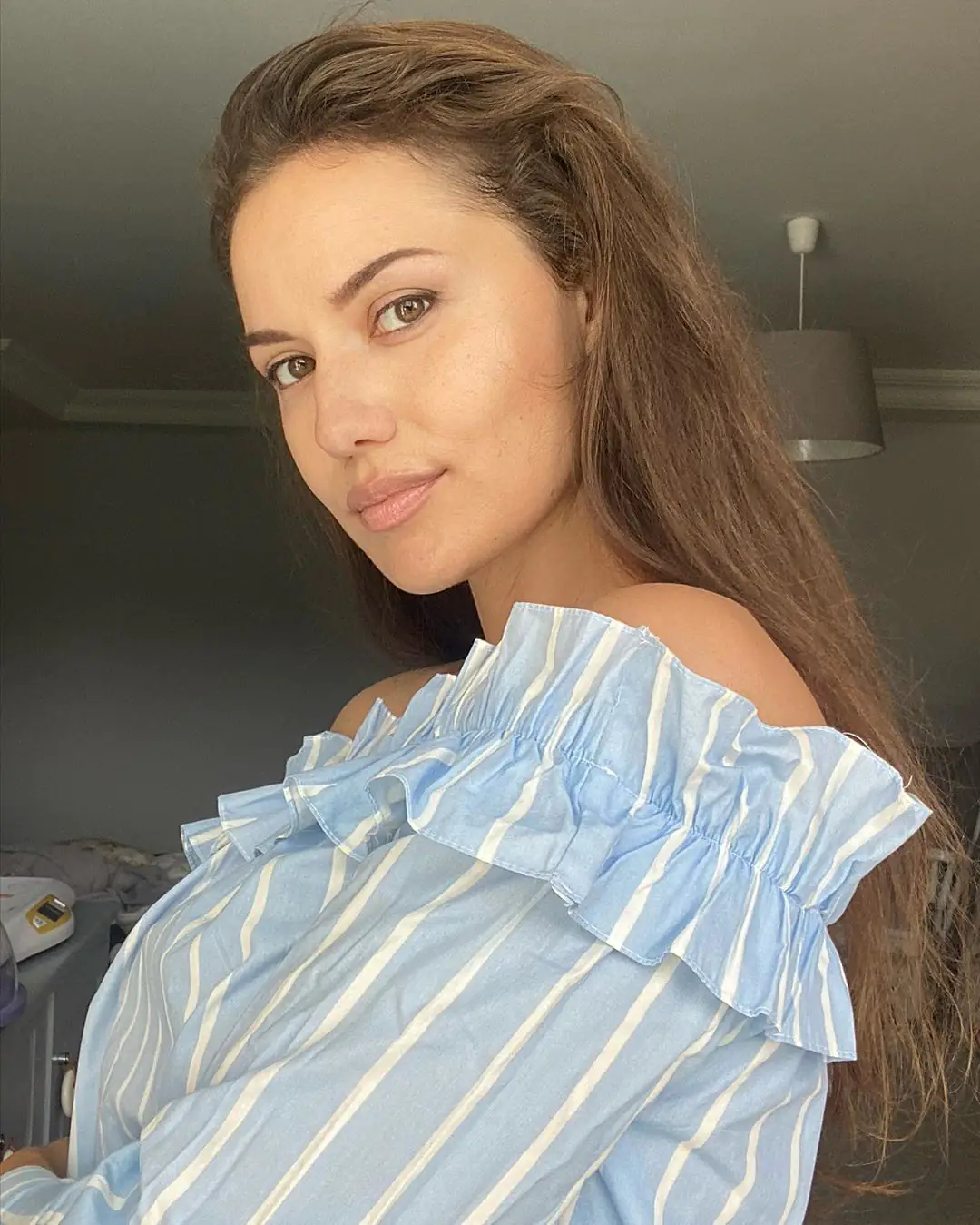 Hangisi doğal? Gizem Karaca ve Fahriye Evcen'in fotosuna bak, Meriç Aral'a bak! 9