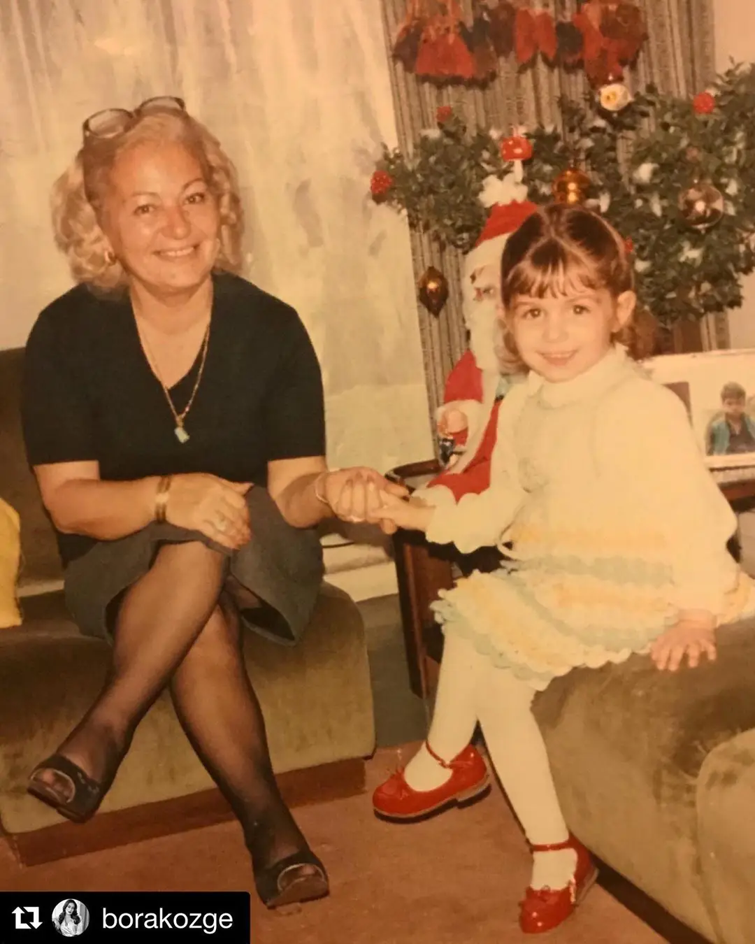 Özge Borak'ın kaybettiği anneannesine olan benzerliği büyük dikkat çekti... 7 Özge Borak'ın kaybettiği anneannesine olan benzerliği büyük dikkat çekti... 7