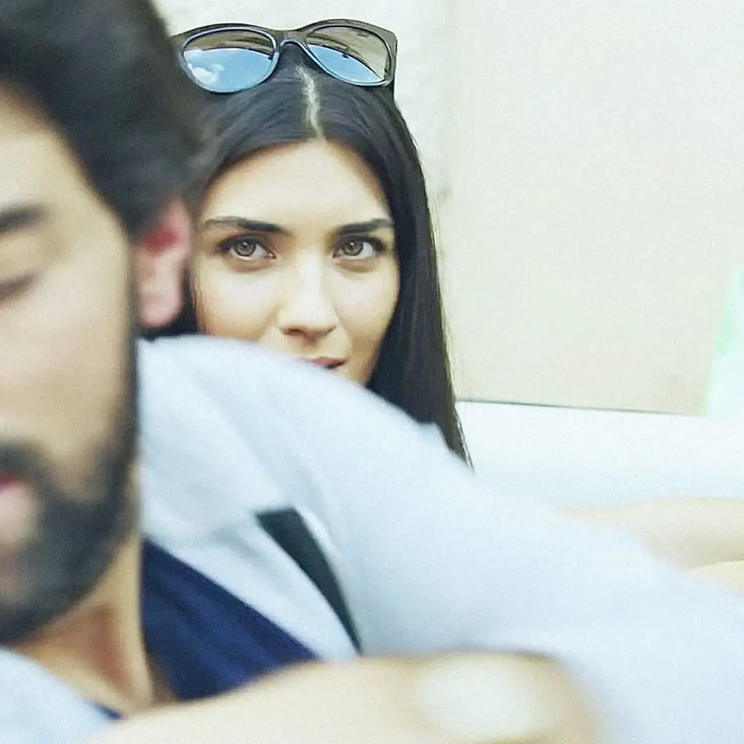 Tuba Büyüküstün, Engin Akyürek ile birlikte büyük başarısını unutamıyor! 7 Tuba Büyüküstün, Engin Akyürek ile birlikte büyük başarısını unutamıyor! 7