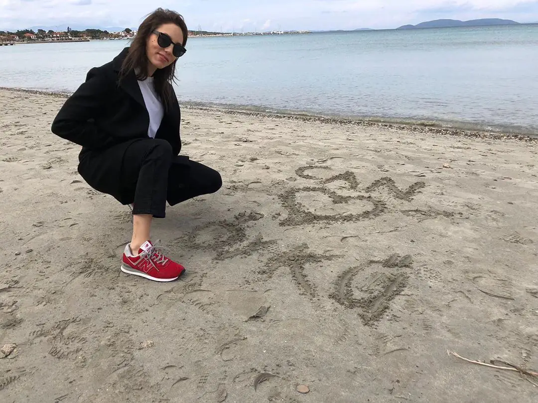 Öykü Karayel aşkını yazdı! Hilal Altınbilek ve Hatice Şendil tarzlarıyla mest etti! 9 Öykü Karayel aşkını yazdı! Hilal Altınbilek ve Hatice Şendil tarzlarıyla mest etti! 9