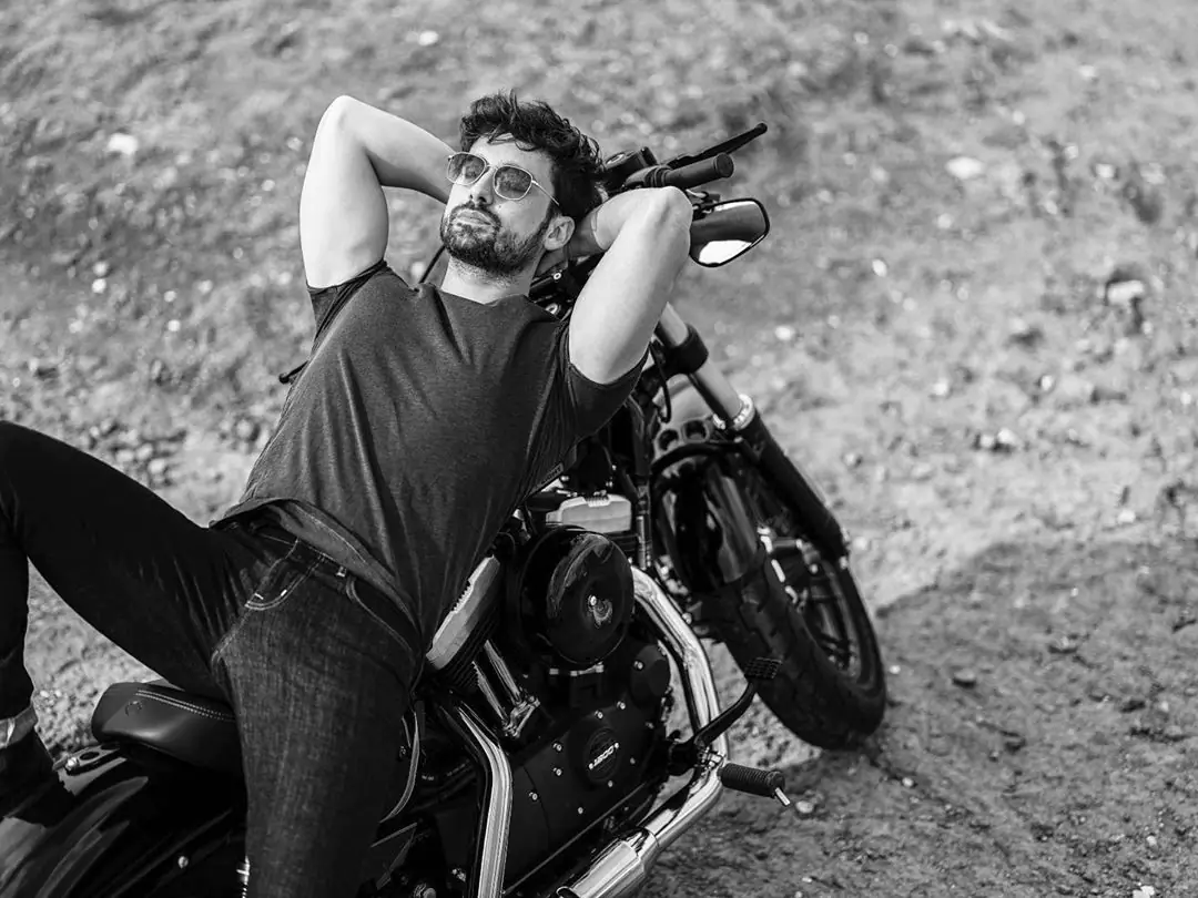 Alp Navruz'dan karizma, Kadir Doğulu'dan aşk pozu! 8
