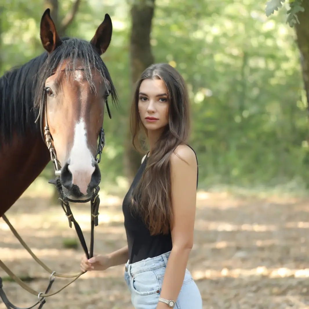 Leyla Lydia Tuğutlu ve Buğra Gülsoy'dan etkileyici set halleri! 8