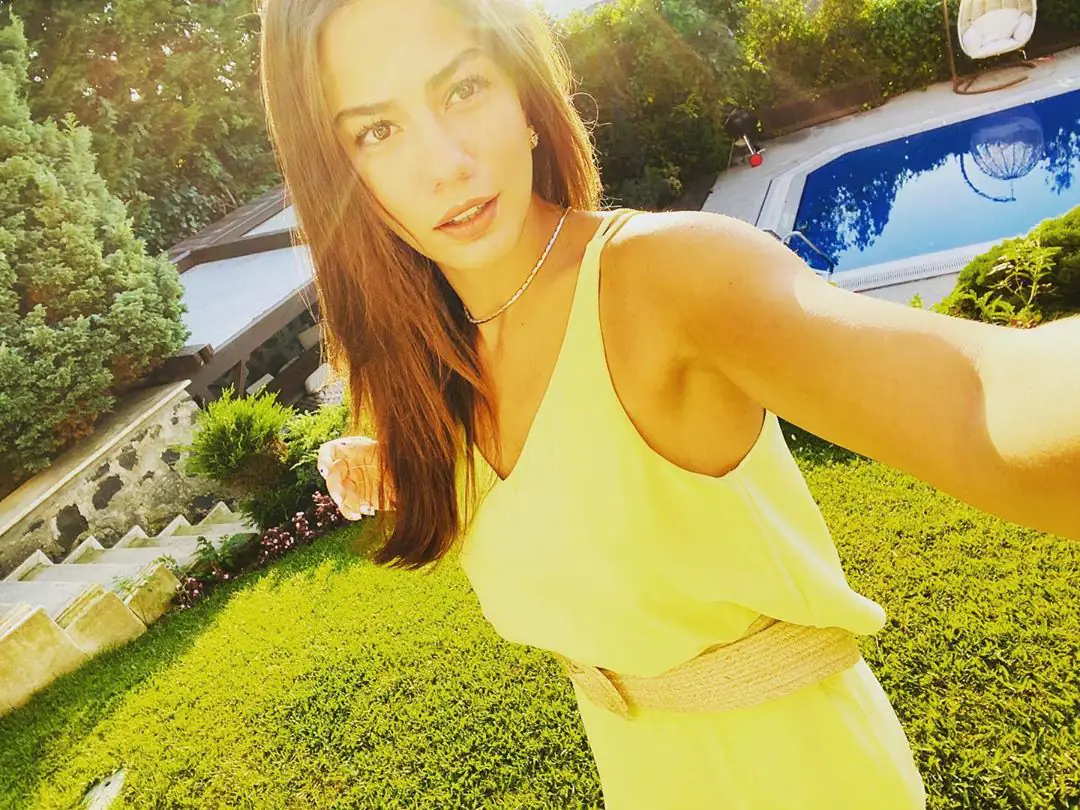Demet Özdemir ve Didem Balçın kapıdan baktı; Ece Uslu kazançlı çıktı! 9 Demet Özdemir ve Didem Balçın kapıdan baktı; Ece Uslu kazançlı çıktı! 9