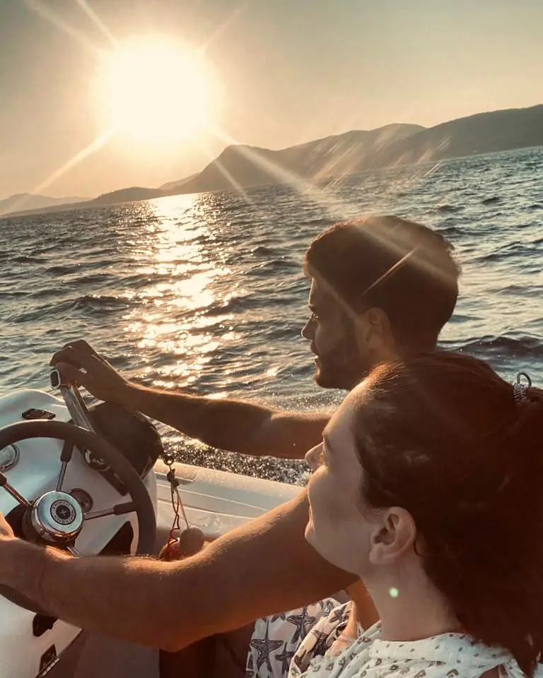 Berk Oktay ve Yıldız Çağrı Atiksoy hala tatilde, Savaşçı nerede? 7