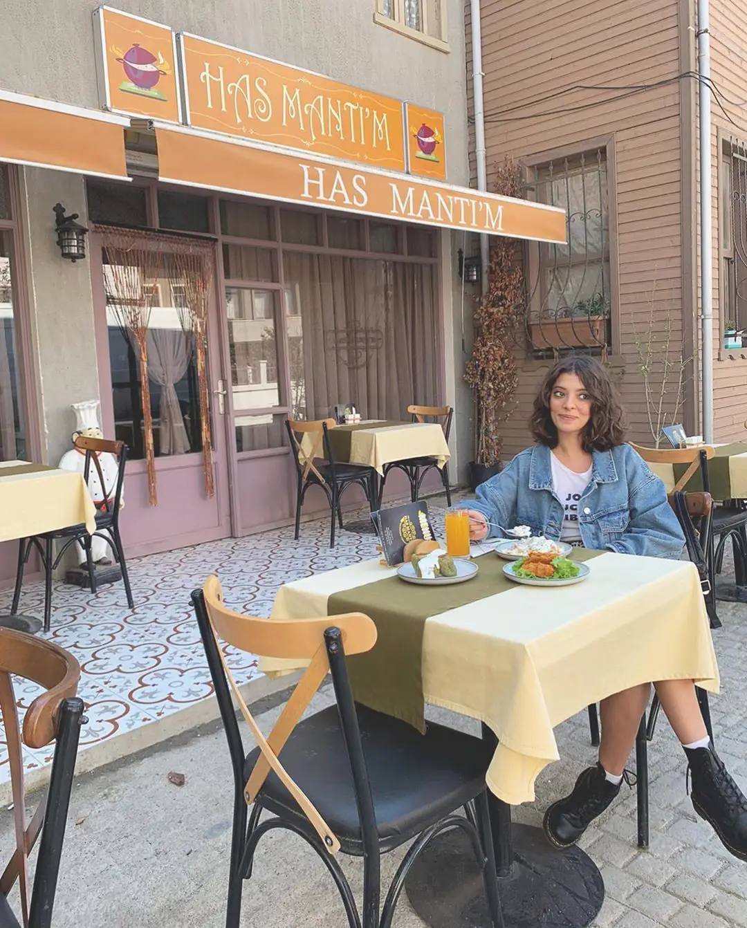 Çatı Katı Aşk'a Selin Şekerci'nin katıldığı duyuruldu! 7