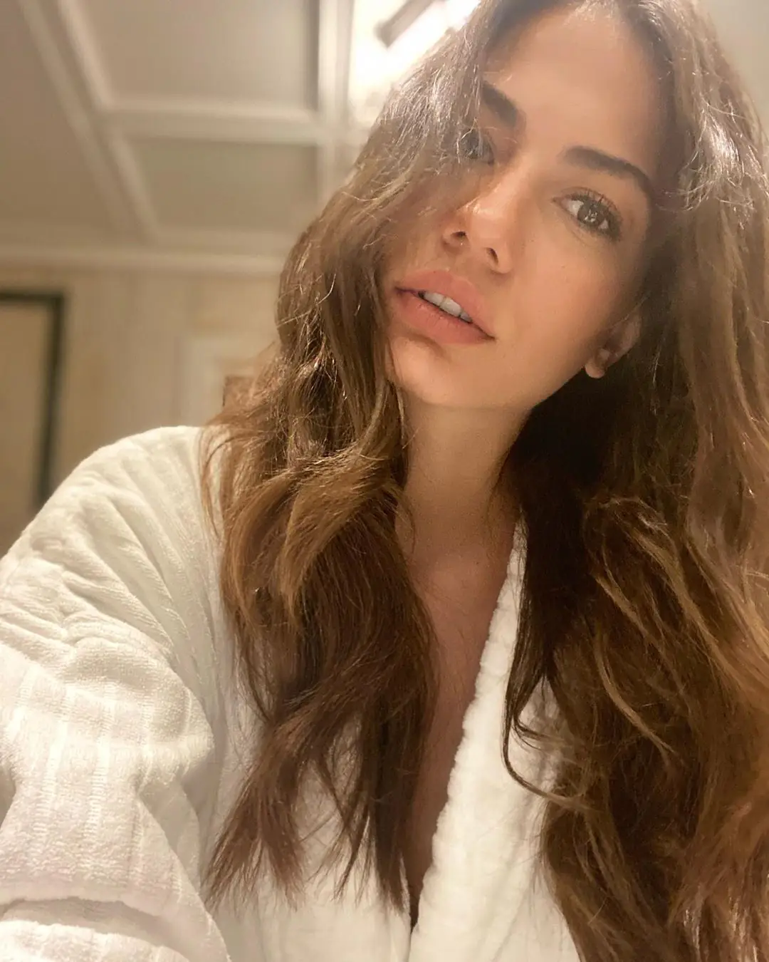 Demet Özdemir'in hayranları adeta tetikte bekliyor! Dakikalar içinde binlerce beğeni aldı 9 Demet Özdemir'in hayranları adeta tetikte bekliyor! Dakikalar içinde binlerce beğeni aldı 9