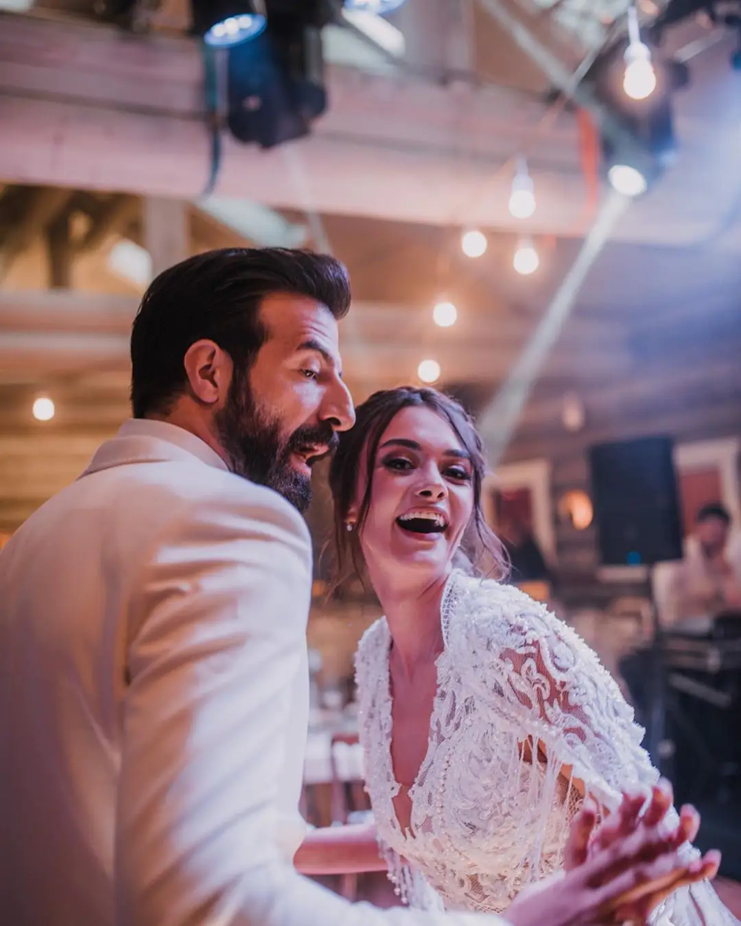 İsmail Demirci de 3. evlilik yıldönümlerinde eşi Hande Soral gibi yaptı, kısa ve net! 8