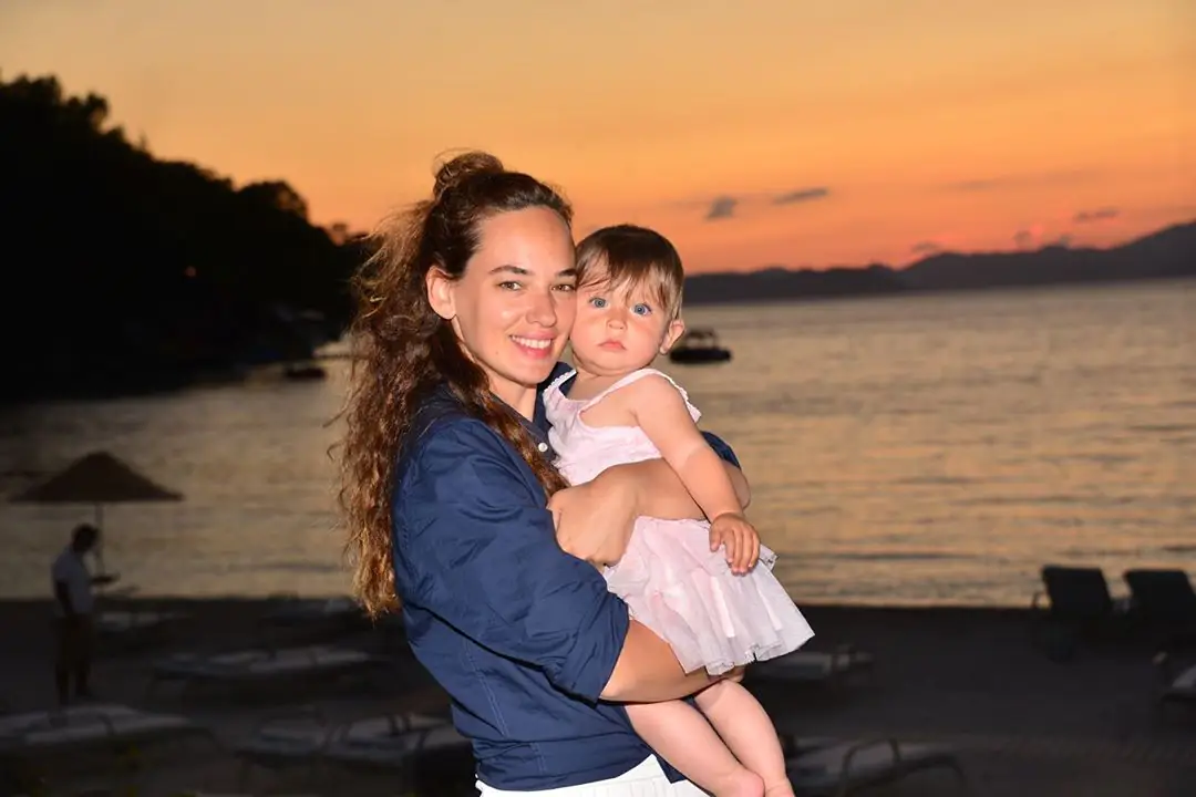 Bu nasıl tatlı bir bebek... Seda Bakan'ın minik kızı görenlere 'Maşallah' dedirtti 7 Bu nasıl tatlı bir bebek... Seda Bakan'ın minik kızı görenlere 'Maşallah' dedirtti 7