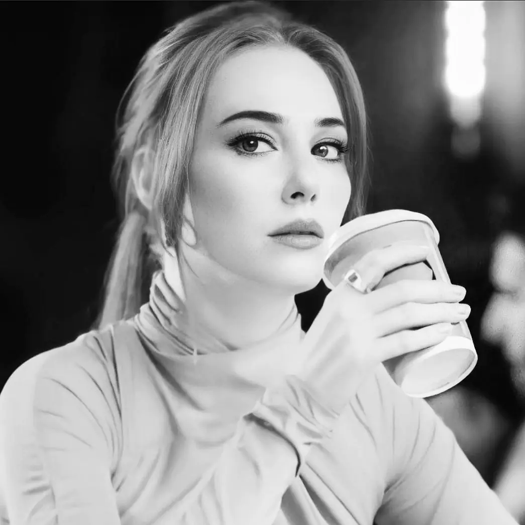 Elçin Sangu'yu efkar bastı... Paylaşımını yoruma kapattı ama beğeni yağdı 7