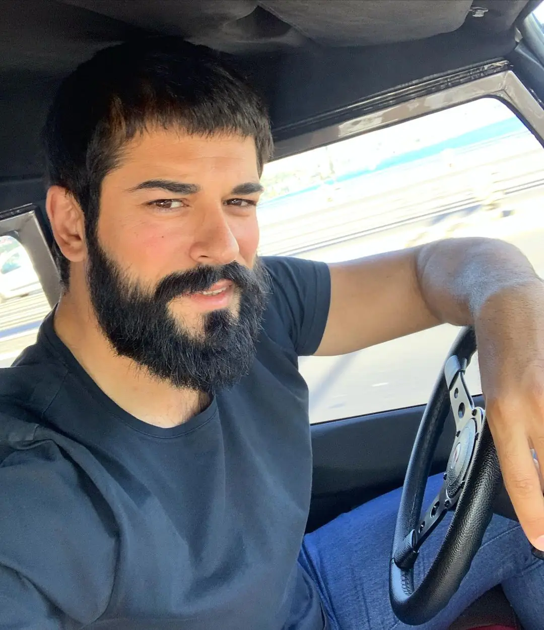 Burak Özçivit ve Alp Navruz'un 'karizma bizden sorulur' duruşu! 8