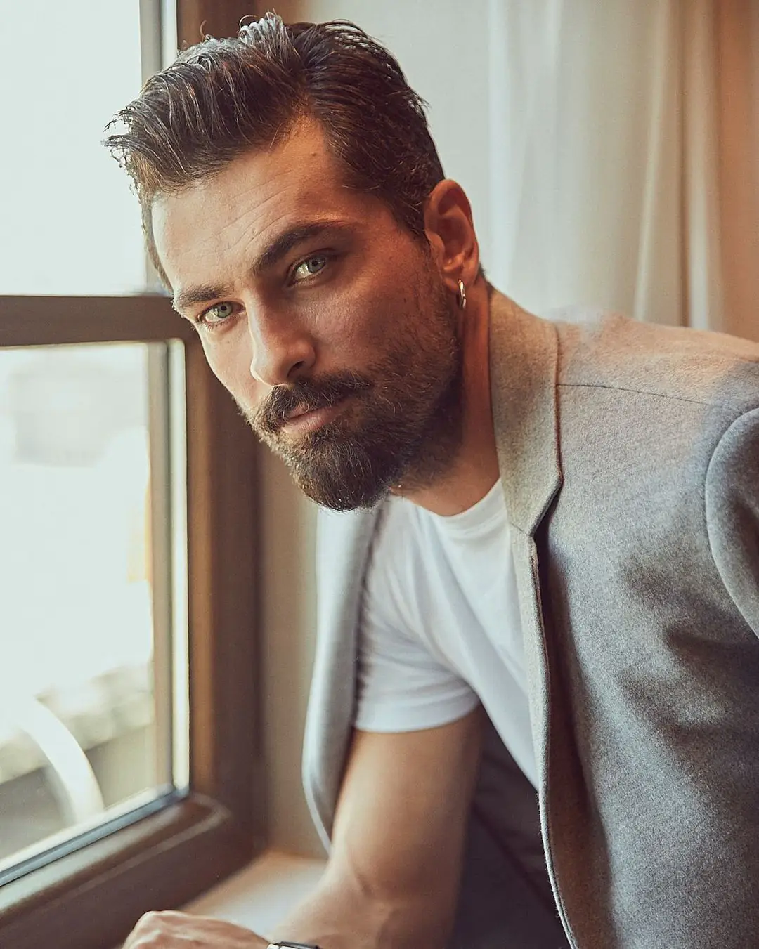 Onur Tuna ve Çağlar Ertuğrul yeni imajlarıyla ilgi gördü 8