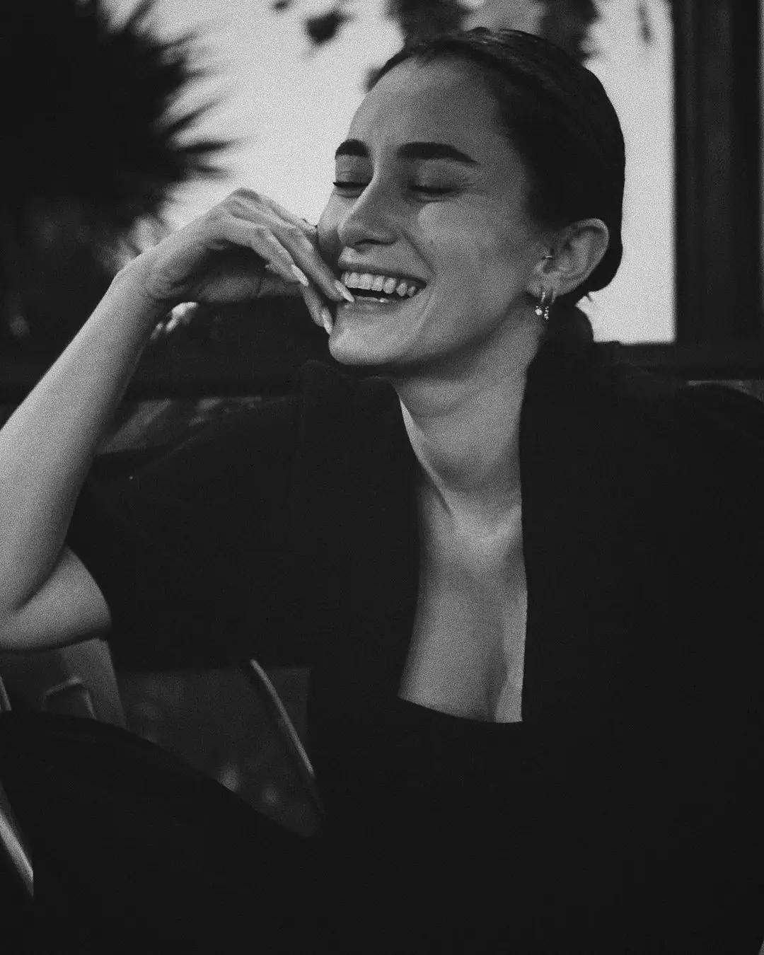 Hande Doğandemir ve Hazal Subaşı'nın gülünce yüzünde güller açıyor! 8