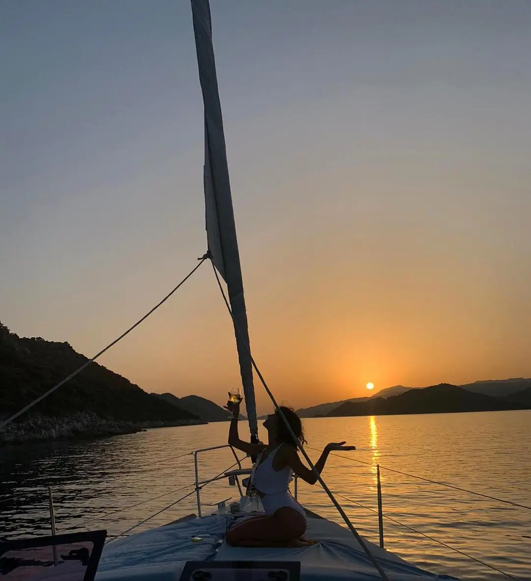 Aybüke Pusat ve Öykü Karayel'in kıskandıran tatil manzaraları! 8