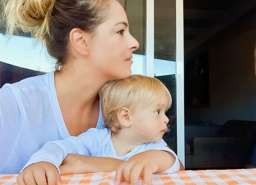 Doğa Rutkay'ın oğlu ile bu pozu ne kadar da tatlı... 7