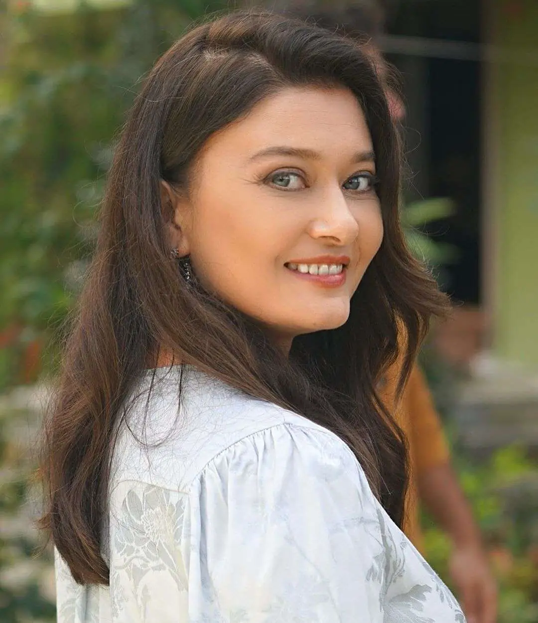 Kefaret dizisiyle gelen Nurgül Yeşilçay'ın gözlerinin içi bile gülüyor! 7