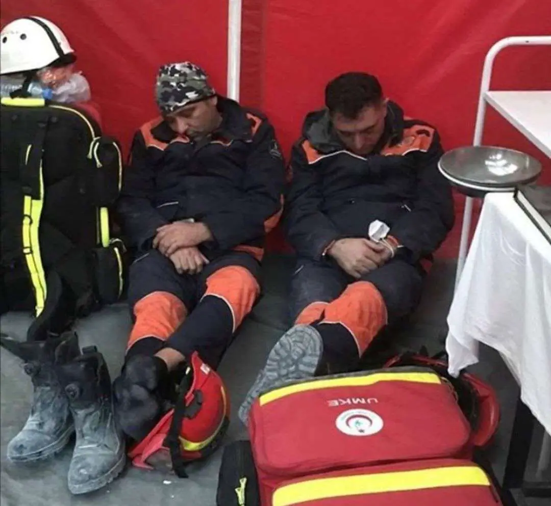 Pelerinleri yok ama gizli kahraman onlar! Doğa Rutkay'ın bu mesajına dikkat! 8