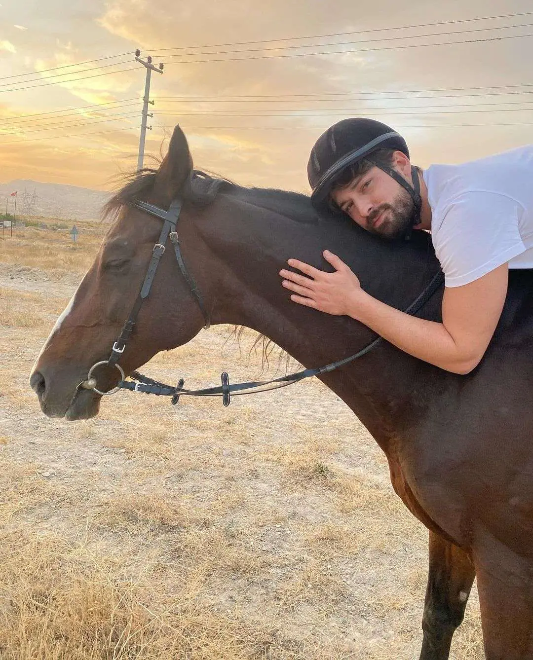 Alp Navruz keyifli, Buğra Gülsoy çok ciddi, Çağlar Ertuğrul esprili! 9