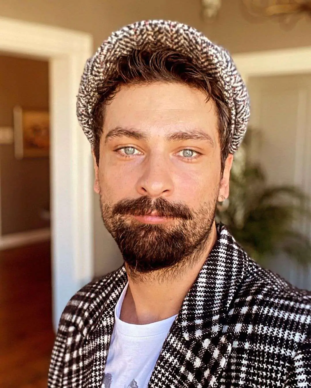 Onur Tuna'nın lob göndermesi! Oktay Kaynarca'nın bilindik reklamı! Sinan Tuzcu'nun eşiyle akşam sefası 9