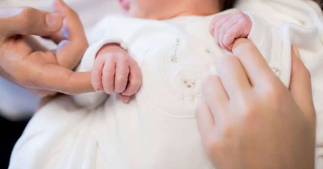 Mert Fırat, yeni doğan kızı Seyhan Mia'nın ilk fotoğrafını yayınladı! 7 Mert Fırat, yeni doğan kızı Seyhan Mia'nın ilk fotoğrafını yayınladı! 7