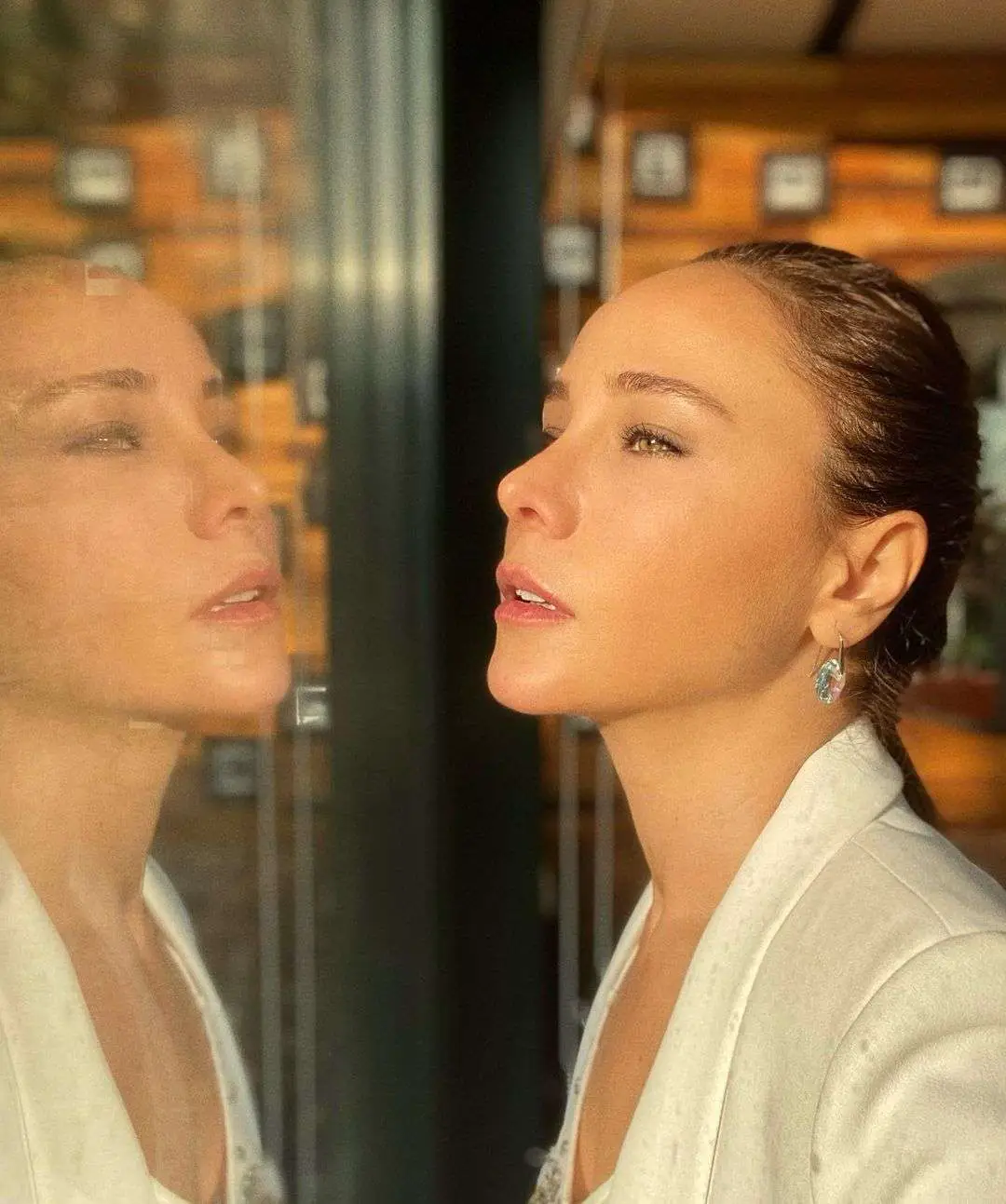 Burçin Terzioğlu'na Sinem Kobal iltifatı! Melis Sezen'in afili bacak şovu! 8 Burçin Terzioğlu'na Sinem Kobal iltifatı! Melis Sezen'in afili bacak şovu! 8